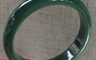 翡翠手镯翡翠手镯表面有石纹会影响质量吗