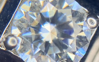 莫桑钻和钻石的区别价格,莫桑钻和钻石的区别