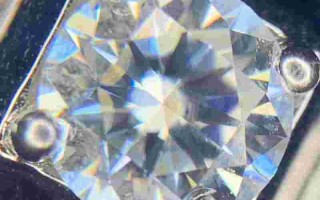 莫桑钻和钻石的区别价格,莫桑钻和钻石的区别