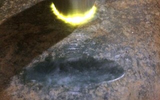 翡翠原石黄沙皮知识翡翠原石黄皮起沙