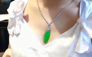 带翡翠手镯的图片,上等翡翠手镯图片