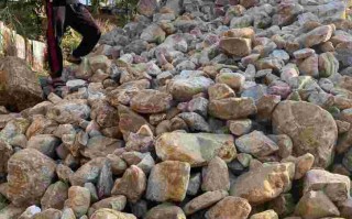 翡翠在哪里买一手货源,国内翡翠原石产地