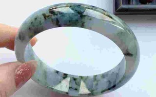 关于翡翠手镯厚度怎么量的信息