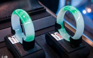 棉絮多的翡翠镯子,翡翠手镯怎么作假