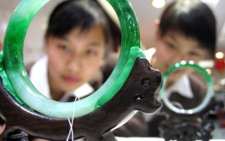 玉手镯保养及清洁,翡翠手镯洗