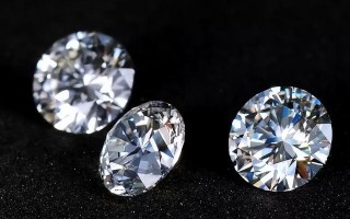 莫桑钻和钻石的价格表一样吗,莫桑钻和钻石的价格表