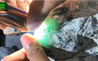 网购翡翠原石哪里有卖,翡翠原石在哪里买