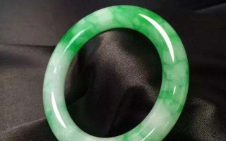 翡翠手镯什么颜色最好,翡翠玉镯什么颜色最好