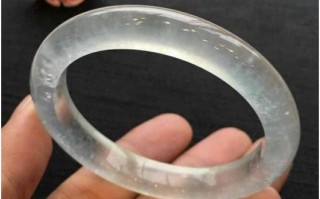 翡翠原石很透但是有苍蝇翅翡翠手镯有苍蝇翅但是比较透