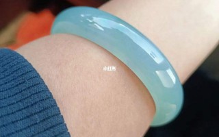 蓝绿翡翠手镯适合戴吗,蓝绿色的翡翠手镯好不好