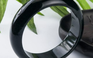 黑翡翠手镯价格癣加绿翡翠手镯的价格图解