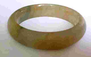 翡翠手镯带美女
由浅到深,翡翠手镯带美女
由浅到深的好吗