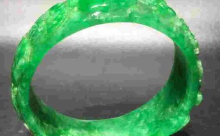 祖母绿的翡翠值钱吗?祖母绿翡翠玉佛手镯