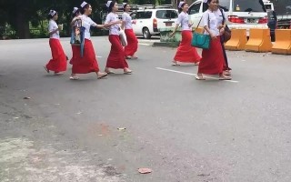 翡翠手镯底子细腻会越戴越透么,玉手镯戴哪只手