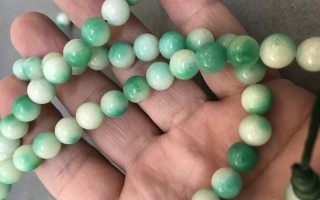 翡翠小珠子手串值钱吗翡翠珠子图片与价格