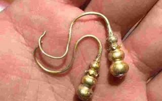 老式金耳环一般多少克一对老式金耳环一般多少克