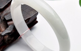 翡翠镯子报价,兰州翡翠手镯