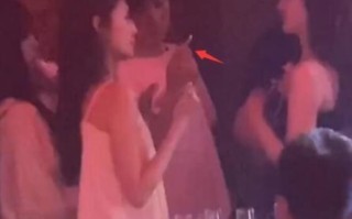 王思聪翡翠手镯视频翡翠b货