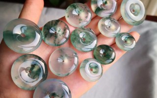 1万元能买到什么样的翡翠吊坠？