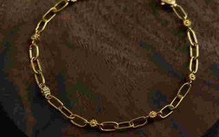 黄金手镯戴左手好还是右手好女,黄金手