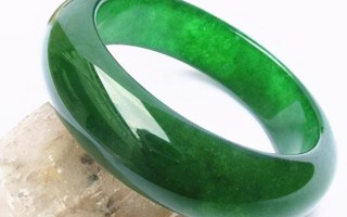 金蝉翡翠玉挂件寓意翡翠和玉的挂件价格表