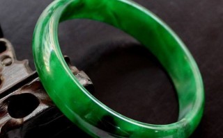 翡翠手镯选哪种比较好翡翠手镯选哪种比较好的