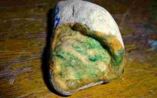 翡翠原石价格多少一公斤翡翠原石价格多少钱一公斤