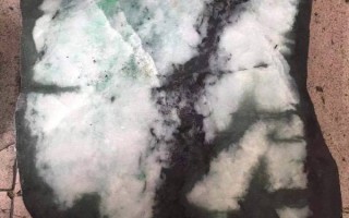 花25000买了块翡翠原石,6500万翡翠原石开了10亿