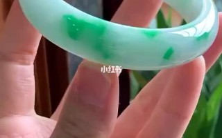买个翡翠手镯哪里买比较靠谱的简单介绍