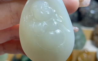 翡翠手镯真假鉴定方法简单玉石鉴定在线咨询