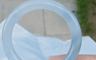 翡翠手镯会越戴越通透吗？为什么？