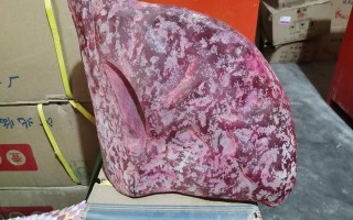 各位藏友看看，这是玉石吗？