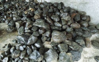 铁皮翡翠原石,翡翠原石基地价格