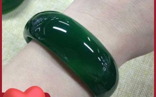 碧玉和青白玉的手镯哪个更好翡翠碧玉手镯的价格