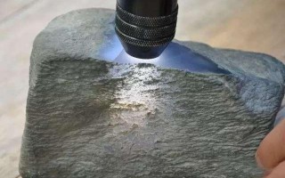 格应角翡翠场口特征,格英角翡翠原石特点