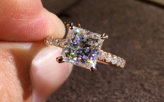 莫桑钻和钻石有什么区别莫桑钻和钻石有什么区别 专柜能验出来吗