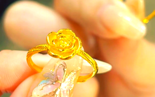 适合年轻人戴的黄金戒指年轻人适合戴什么样的黄金手镯