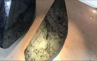 糯冰翡翠原石切法翡翠正冰和糯冰的区别