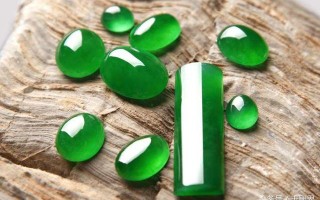 紫色翡翠原石能做戒面级别的紫色翡翠价值