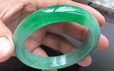 清代冰种飘花翡翠手镯价格,冰种飘花翡翠镯子