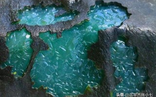 翡翠原石极品黑色,翡翠原石石皮