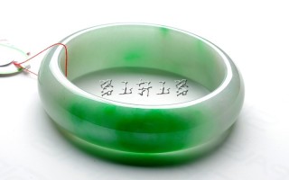 翡翠手镯是不是越重越好翡翠手镯重量太重