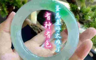 麻花翡翠手镯和玉西瓜手镯区别麻花翡翠手镯和玉西瓜