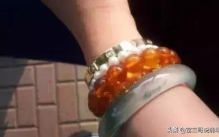 玉镯能不能和银一起带银手镯和翡翠手镯能一起带吗