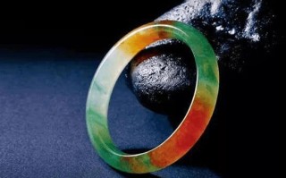 包含翡翠黄斑手镯的词条