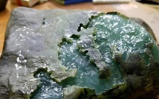 照原石翡翠翡翠原石蓝水照出绿色