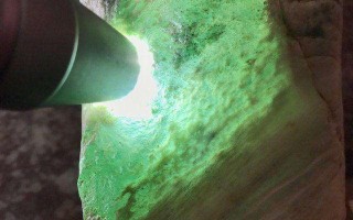 顶级翡翠原石视频十万左右翡翠原石视频