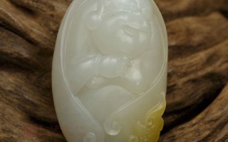 【天一玉器】新疆和田玉白玉洒金皮籽料挂件 小佛 26克 鉴赏(转载)