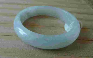 从海南买的翡翠手镯,从海南买的翡翠手镯可以退吗