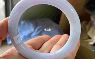 翡翠手镯的a货多少钱,翡翠手镯a货多少钱价位合适